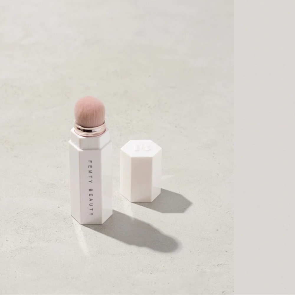 Fenty Beauty Portable Contour & Concealer Brush 150